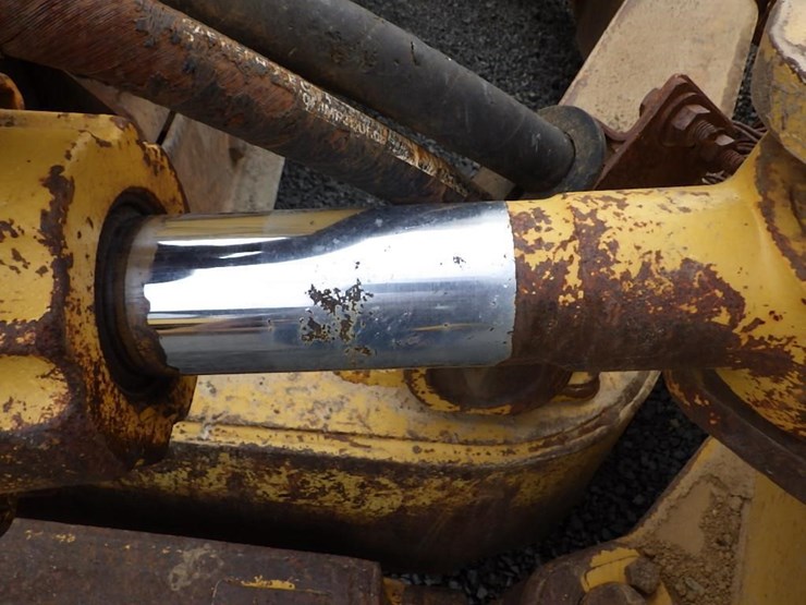 2011-caterpillar-d7e-image-15