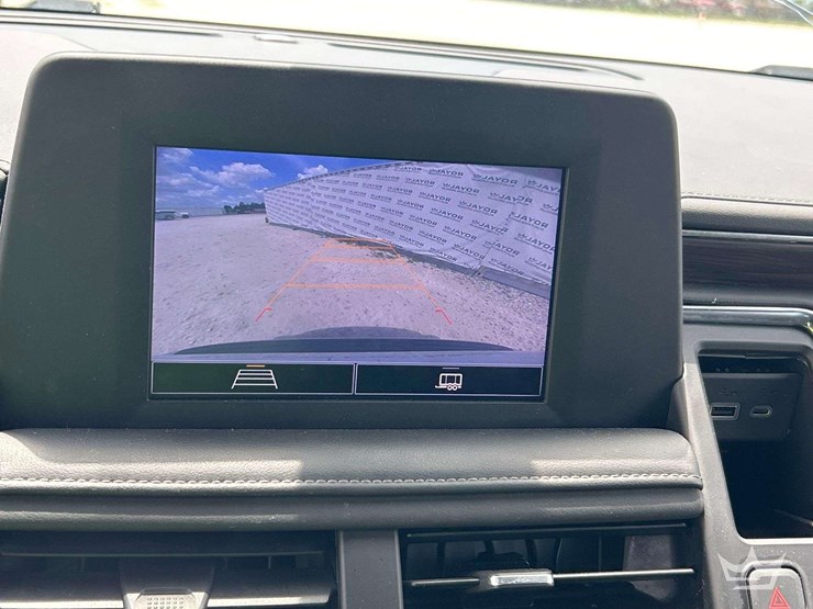 2022-chevrolet-tahoe-image-16