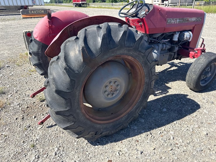 massey-ferguson-230-image-7