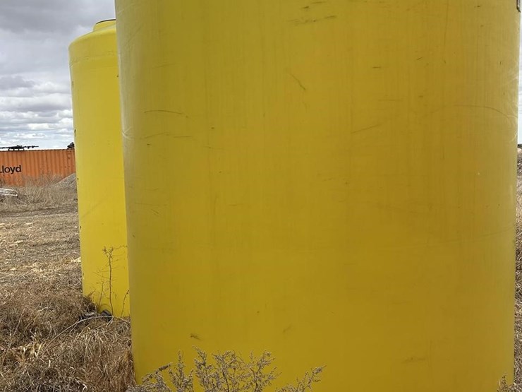 3,000-gallon-yellow-tanks-image-5