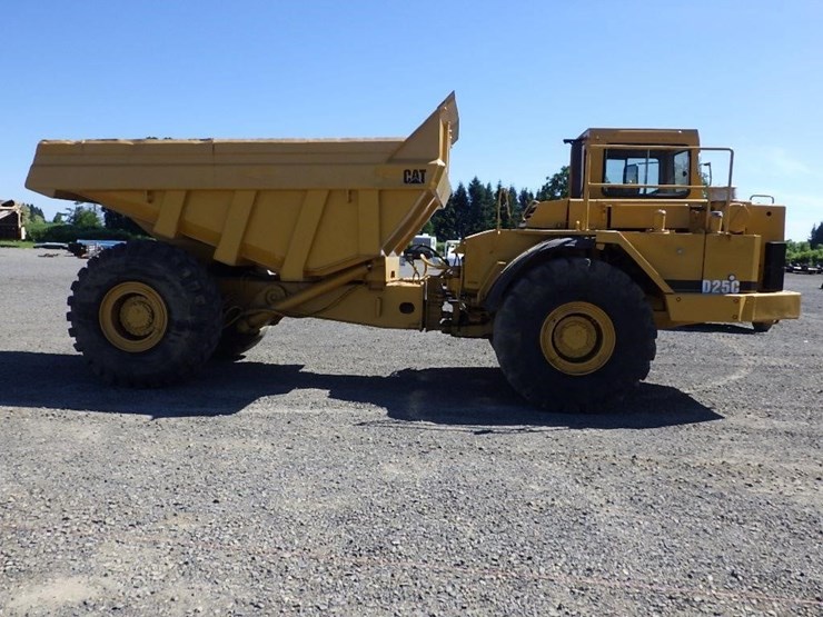 1985-caterpillar-d25c-image-4