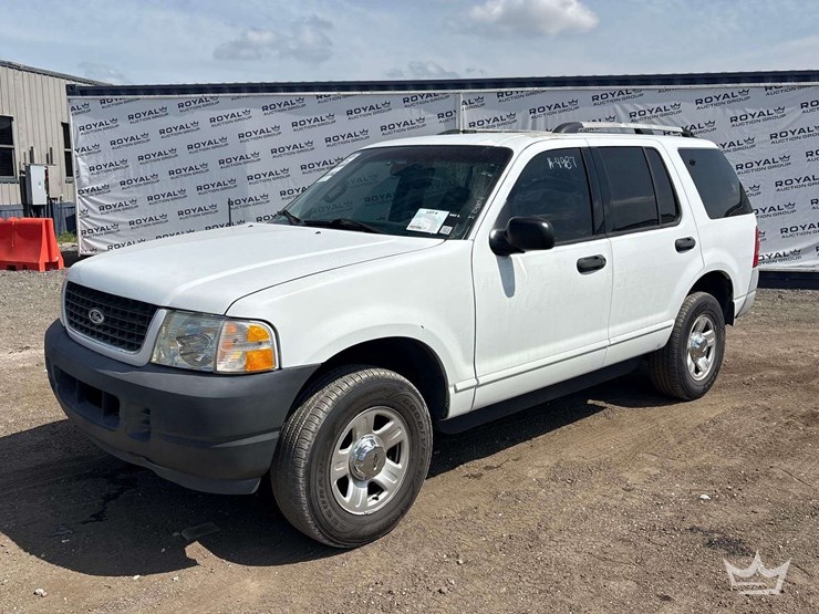 2002-ford-explorer-image-1