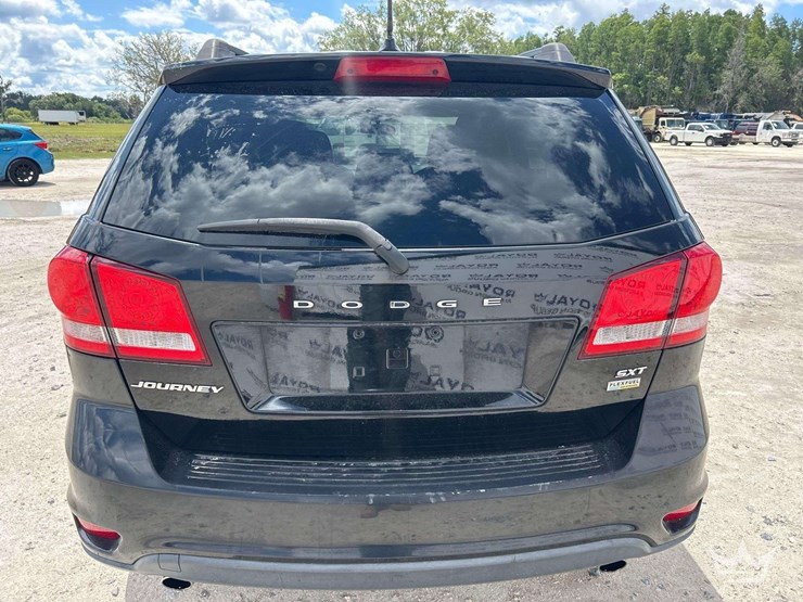 2015-dodge-journey-image-23