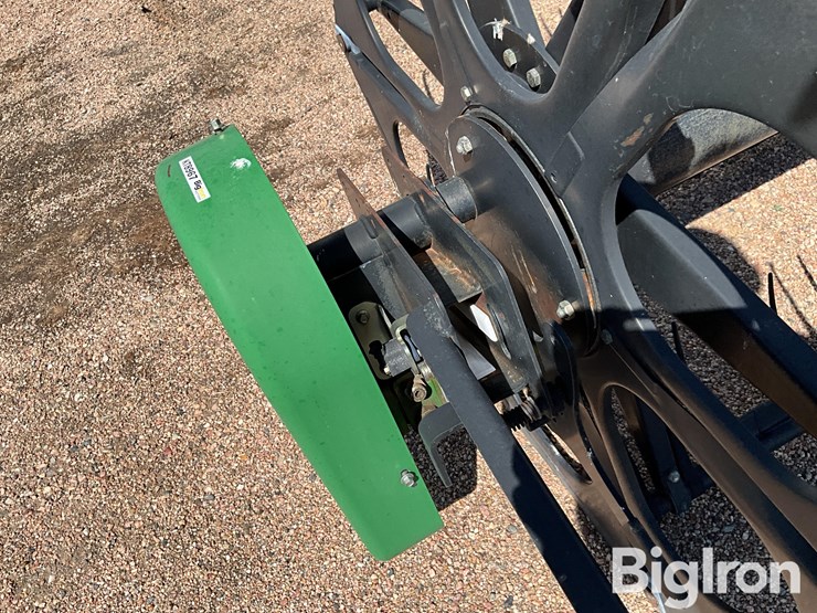 john-deere-30-image-12