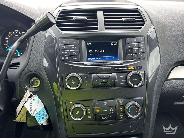 2019-ford-explorer-image-17