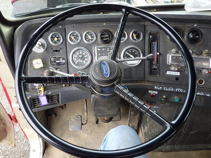 1988-ford-lt9000-image-54