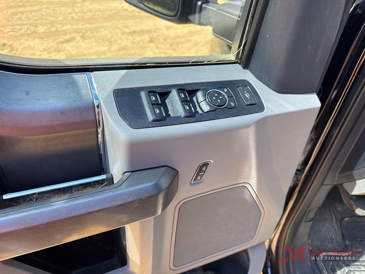 ford-f350-xlt-image-16