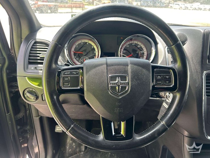 2017-dodge-grand-caravan-image-13