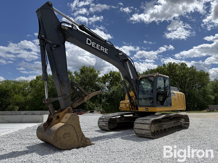 2012-deere-210g-lc-image-1