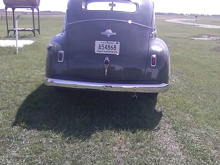 1941-plymouth-drivable,-new-gas-tank,-seats-re-upholstered,-paint-is-ok,-5-speed-manual,-re-chromed-bumpers,-extra-parts-image-5