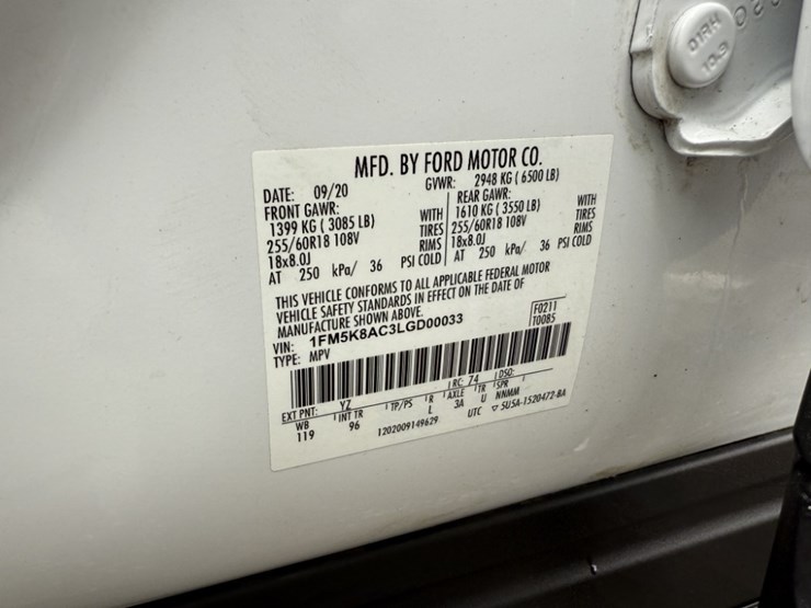 2020-ford-explorer-image-23