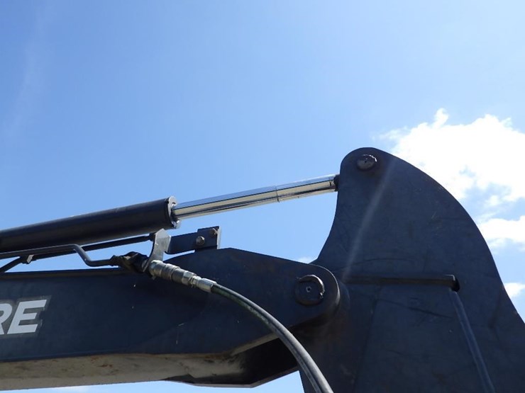 2012-john-deere-60d-image-26