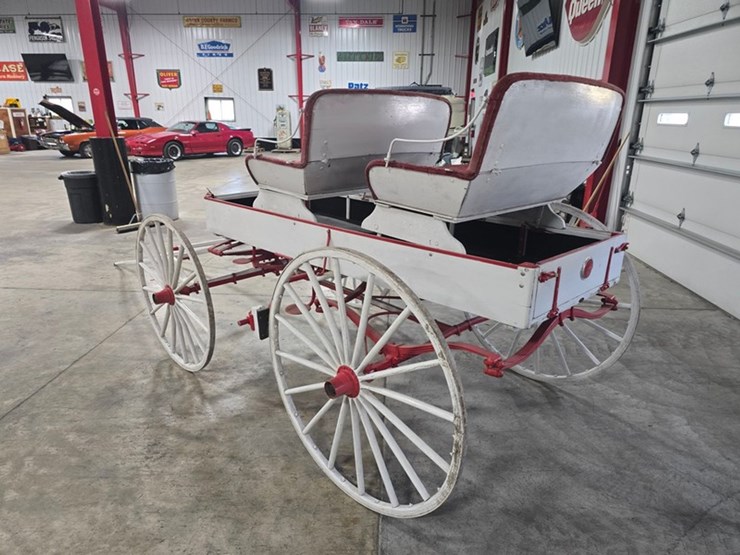 #415-•-antique-horse-drawn-wagon-image-3