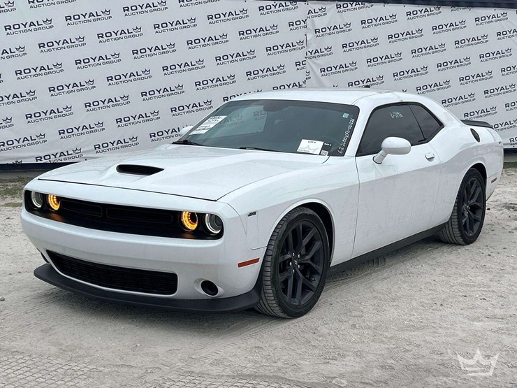 2023-dodge-challenger-coupe-image-1