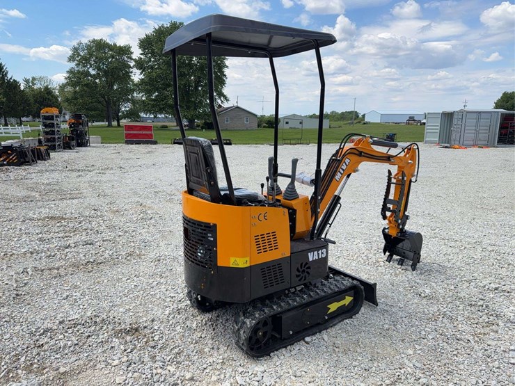 2026-miva-va13-mini-excavator-image-5