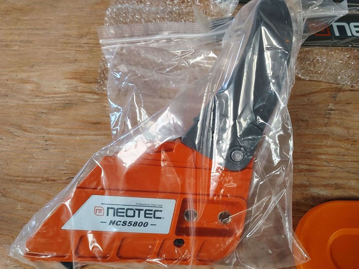 neotec-ncs5800-gas-chainsaw-kit-–-25:1-fuel-mix-–-20"-&-18"-bars-(unassembled)-(new/unused)-image-17