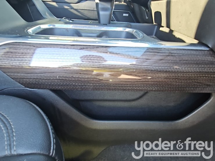 2022-chevrolet-silverado-1500-image-36