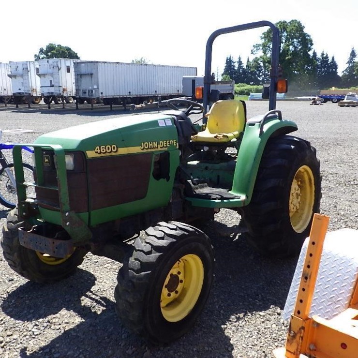 JOHN DEERE 4600