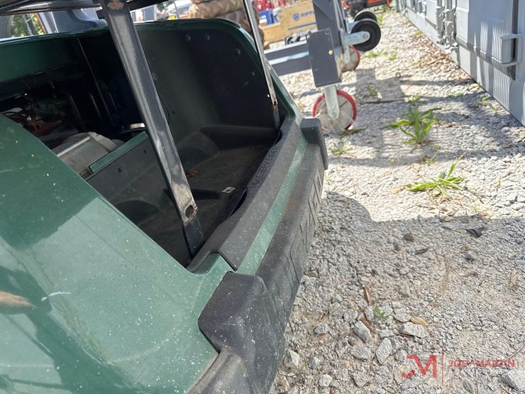 e-z-go-electric-golf-cart-image-7