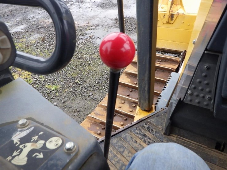 2016-deere-650k-image-43