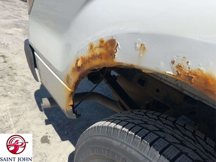 2013-ford-f150-xl-image-16