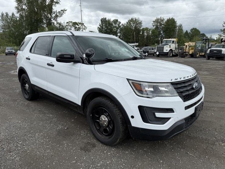 2018-ford-explorer-image-2