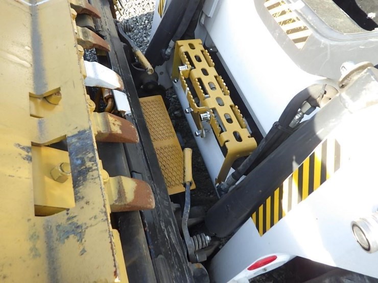 2022-bobcat-t550-image-31