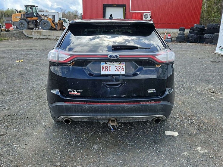 2017-ford-edge-sel-image-4