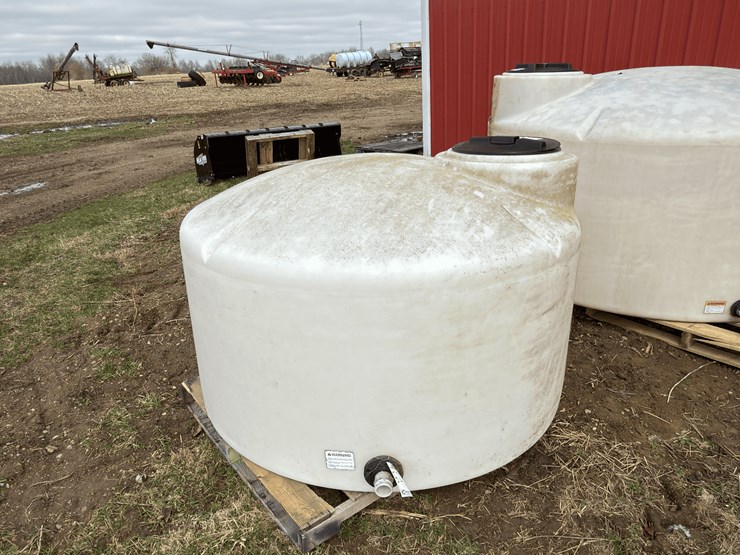 poly-tank-550-gal-image-1