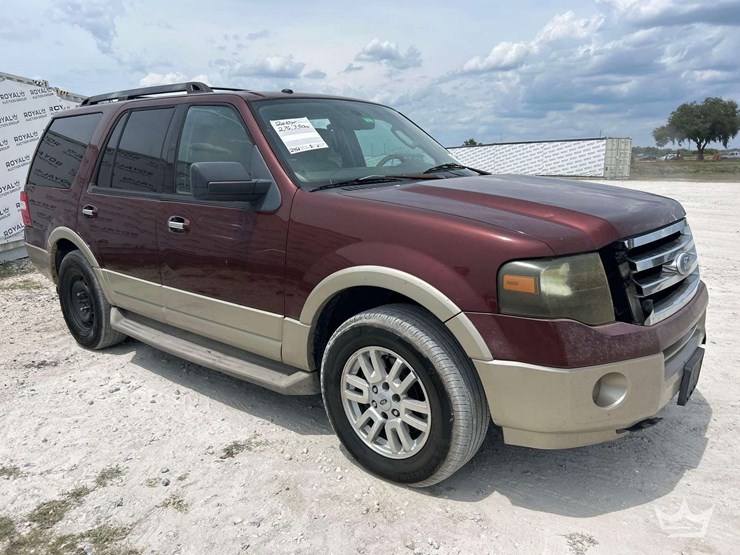 2010-ford-expedition-image-2