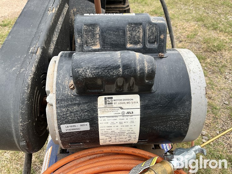 campbell-hausfeld-heavy-duty-20-gal-air-compressor-image-16