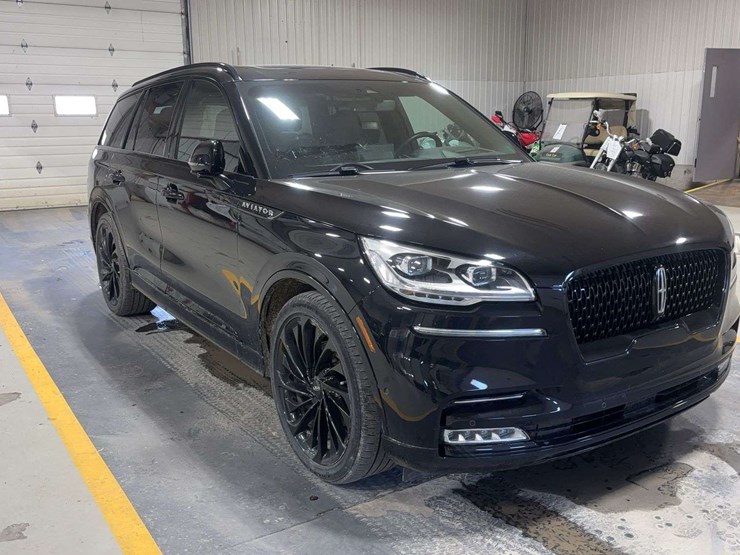 2023-lincoln-aviator-image-7