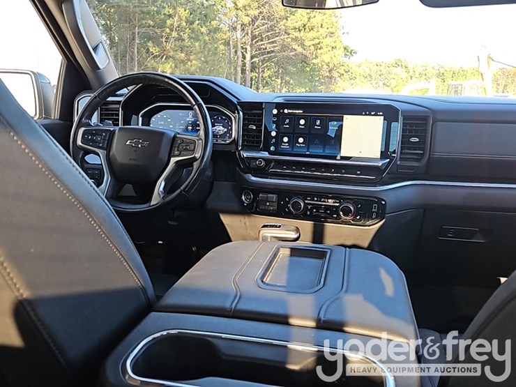 2022-chevrolet-silverado-1500-image-31