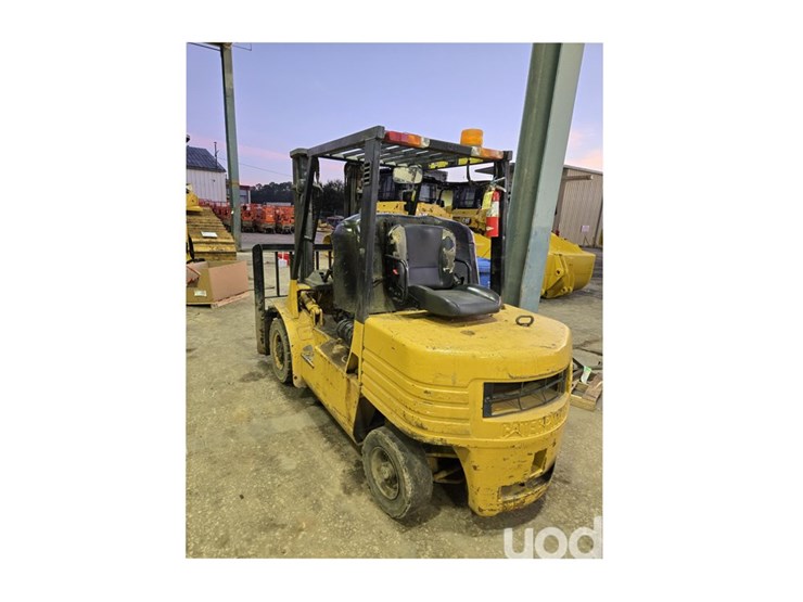 2000-caterpillar-gp30-image-1