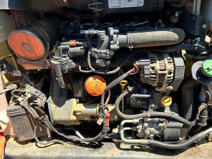 2021-bobcat-t595-image-15