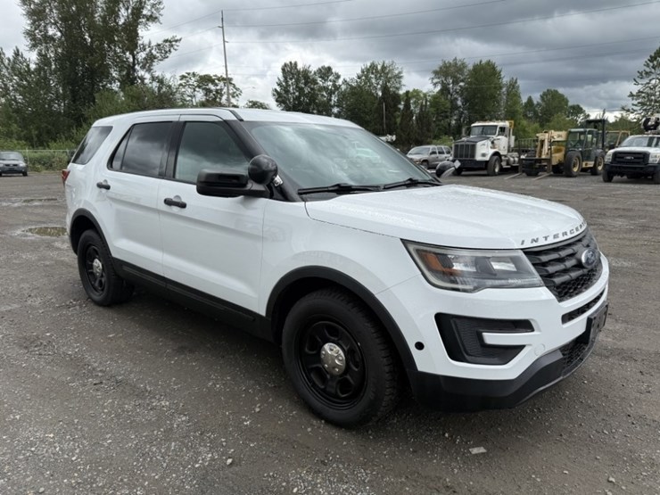 2018-ford-explorer-image-2