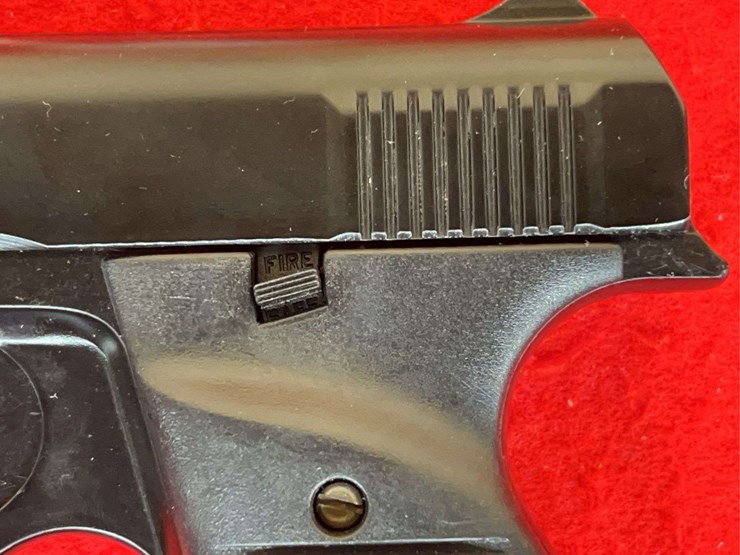 lorcin-model-l380-semi-auto-pistol-.380-acp-image-9