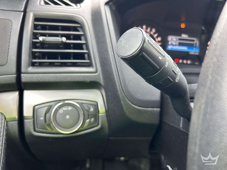 2019-ford-explorer-image-14