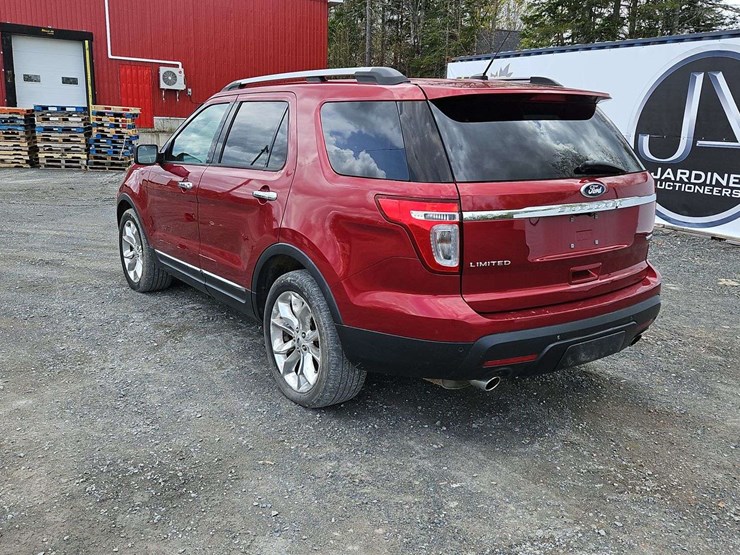 2015-ford-explorer-image-1