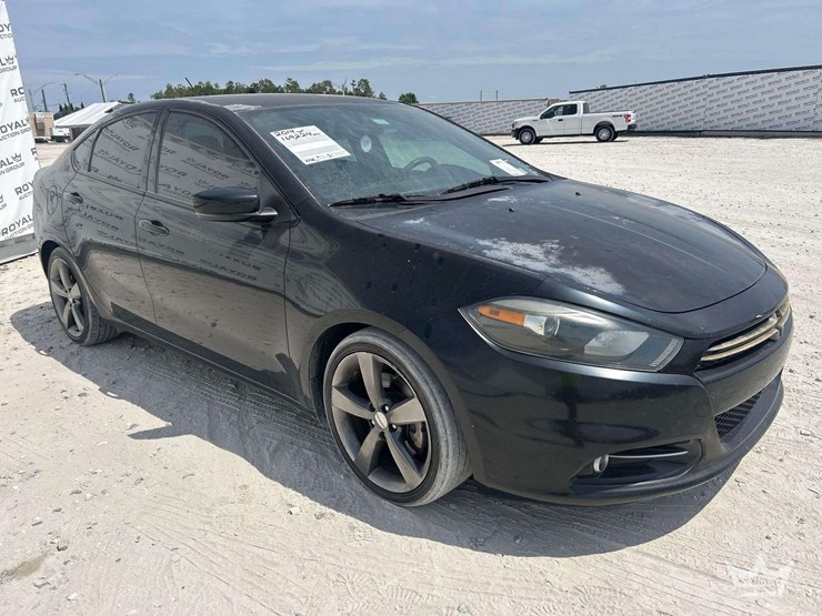 2014-dodge-dart-sedan-image-2