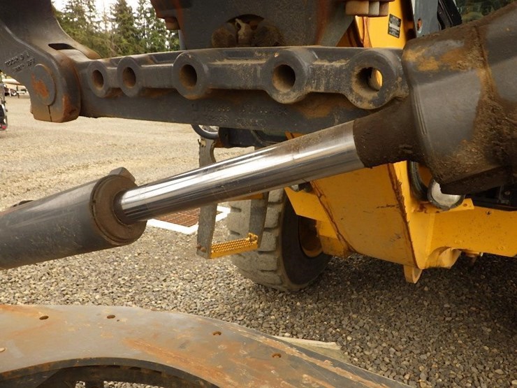 2016-deere-772gp-image-27
