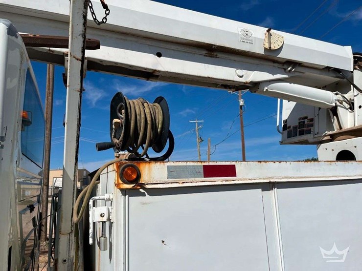 2003-international-durastar-4300-image-9