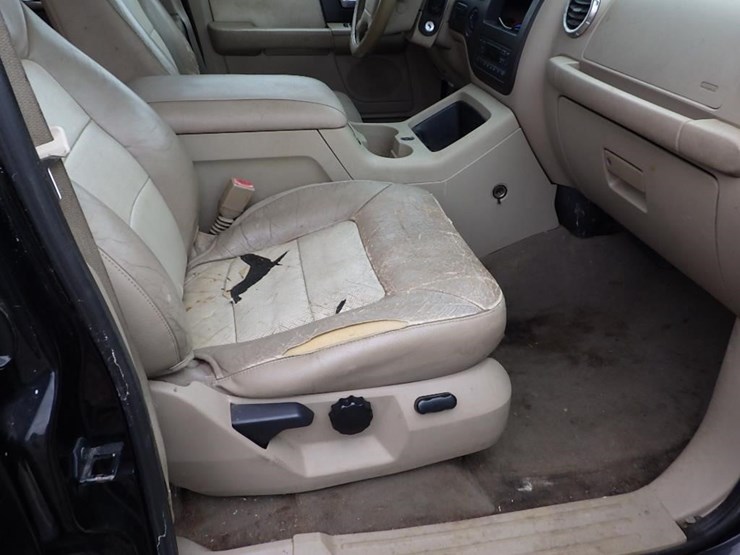 2003-ford-expedition-image-24