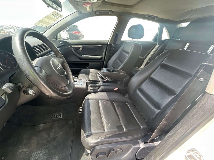 2005-audi-a4-sedan-image-12