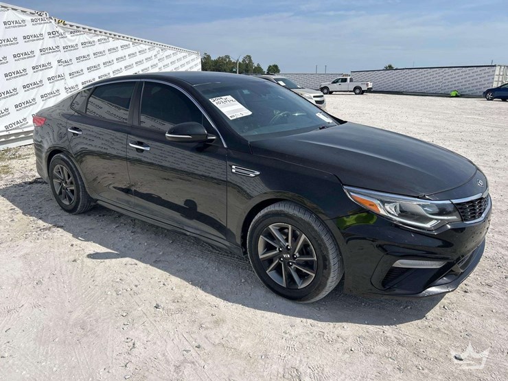 2019-kia-optima-sedan-image-2