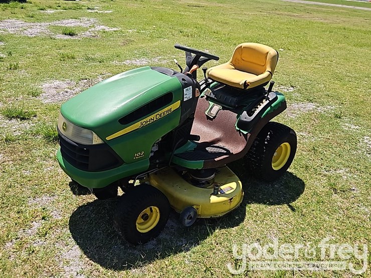 john-deere-102-image-1