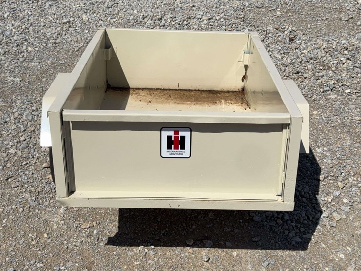 international-harvester-2-lawn-cart-image-3