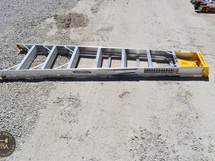 werner-step-ladder-44950-image-3