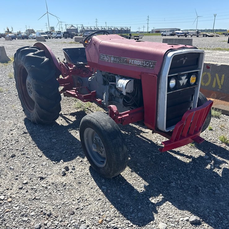 MASSEY-FERGUSON 230