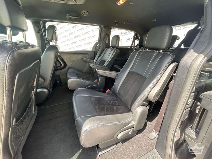 2017-dodge-grand-caravan-image-21